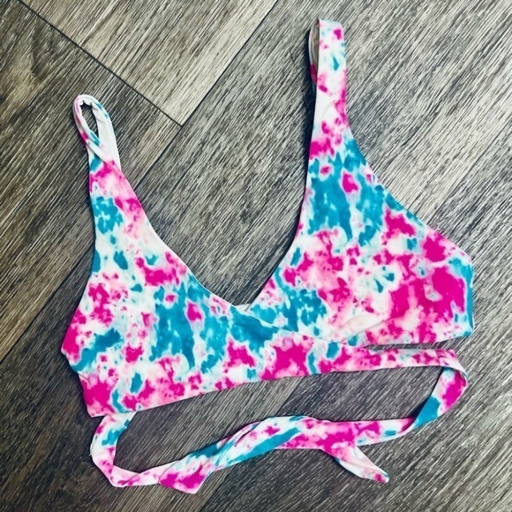Beach Bunny Skylar Wrap Top in Tie Dye | Small